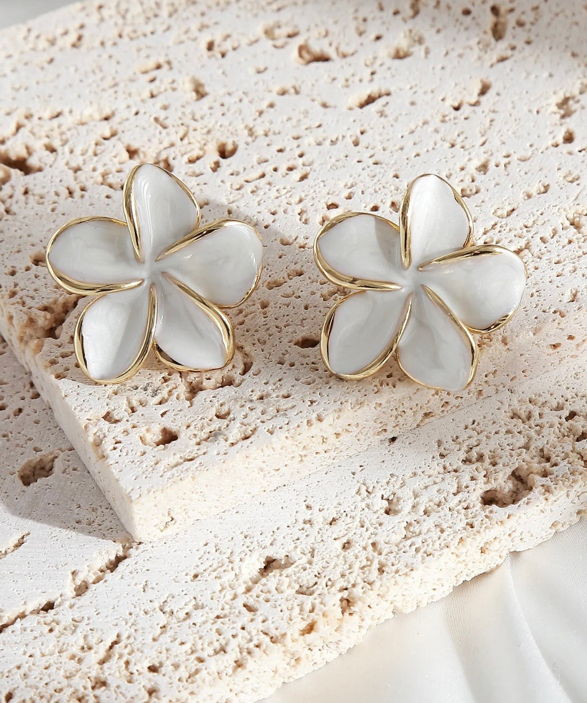 Boucles d’oreilles Camille Beige