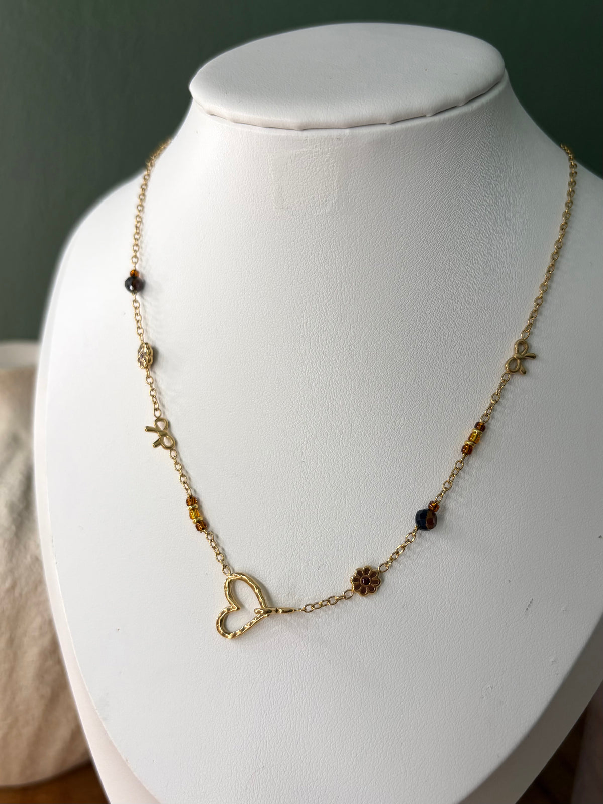 Collier Colyne